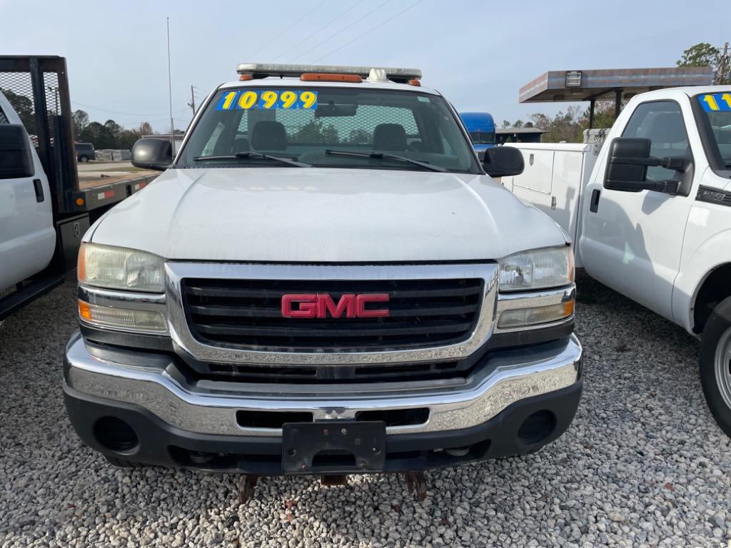 2004 GMC Sierra 2500HD null photo 2