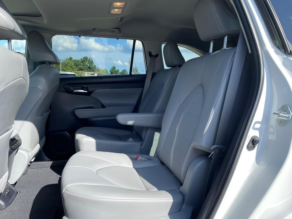 2020 Toyota Highlander XLE - Photo 14