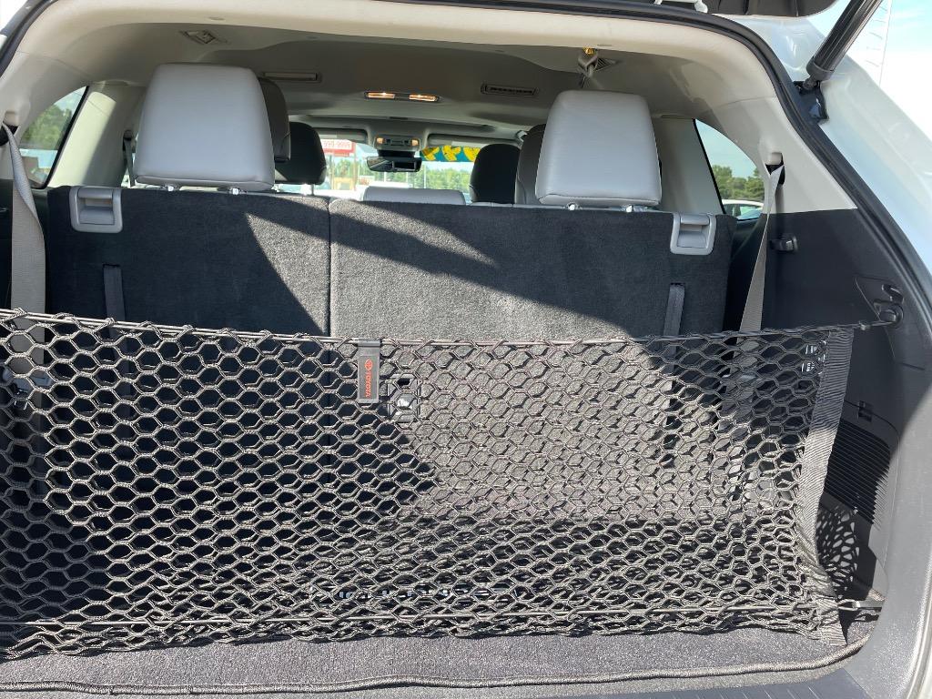 2020 Toyota Highlander XLE - Photo 12