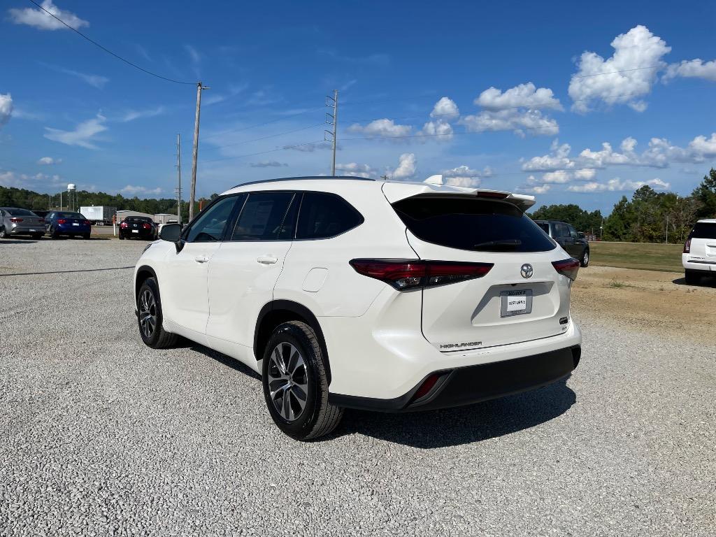 2020 Toyota Highlander XLE - Photo 7