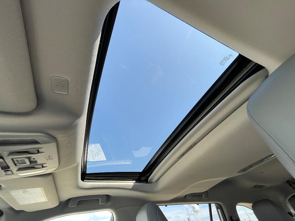 2020 Toyota Highlander XLE - Photo 24