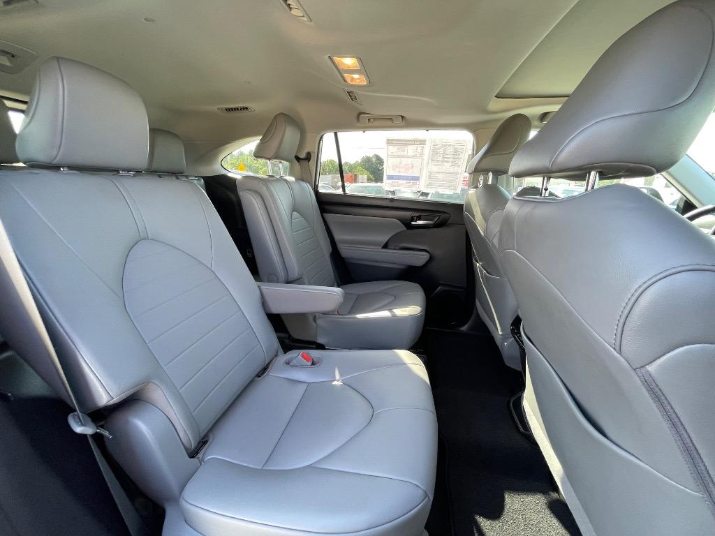 2020 Toyota Highlander XLE - Photo 15