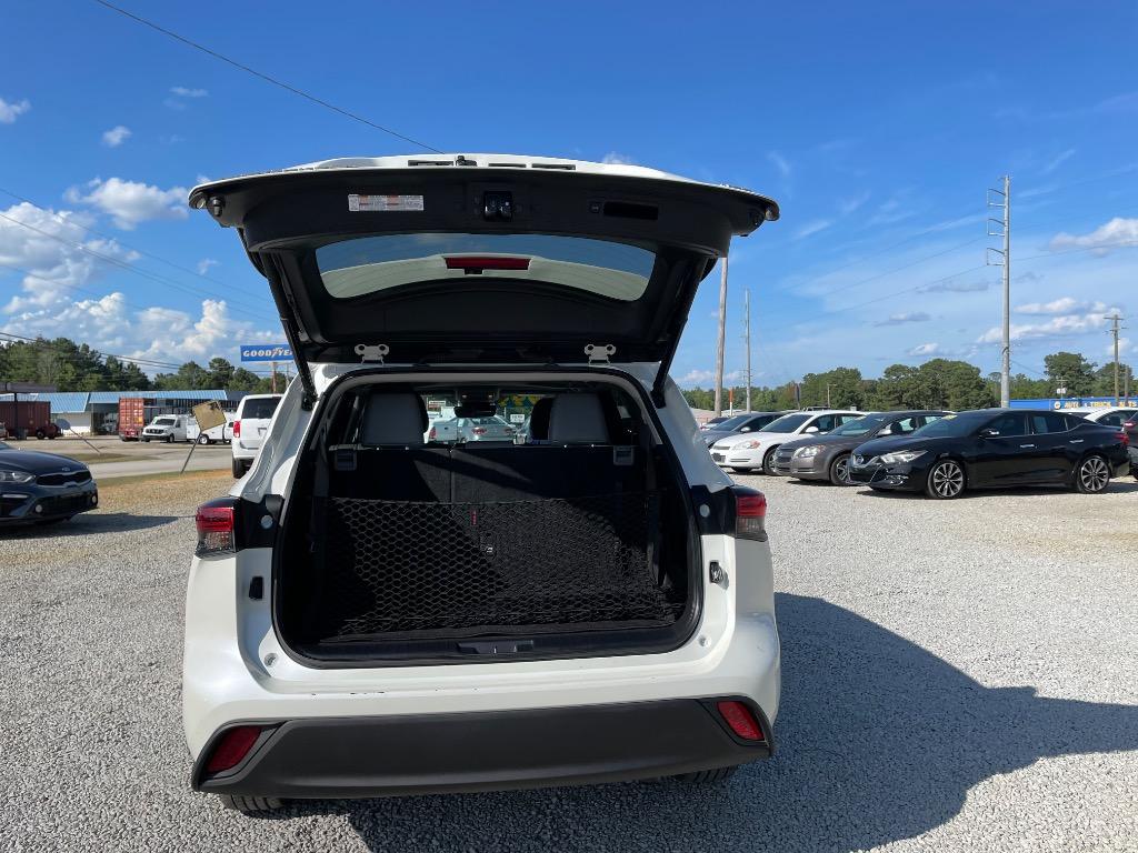 2020 Toyota Highlander XLE - Photo 13